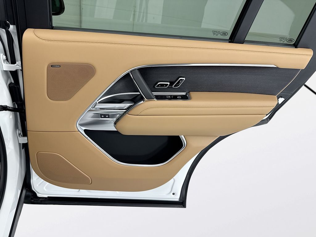 Thumbnail: 2026 Land Rover Range Rover - 27