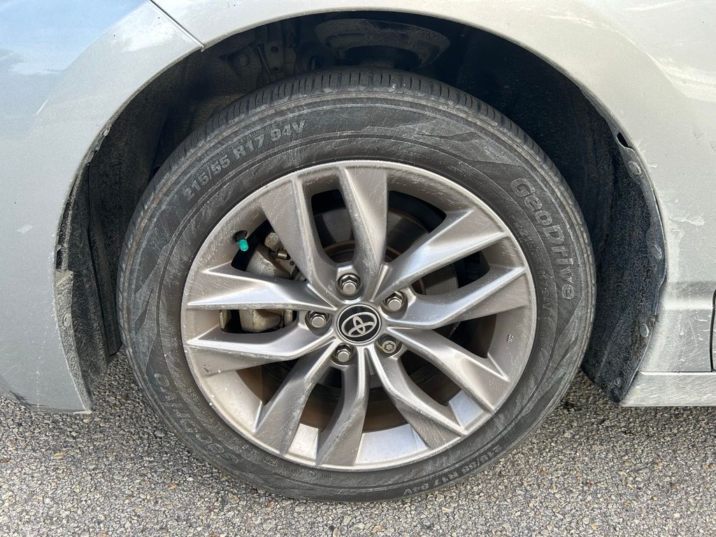 Thumbnail: 2021 Toyota Avalon - 9