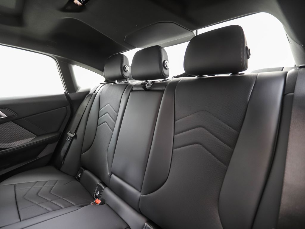 Thumbnail: 2025 BMW 2 Series - 21