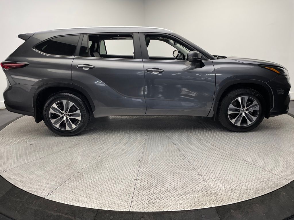 2024 Toyota Highlander XLE 4