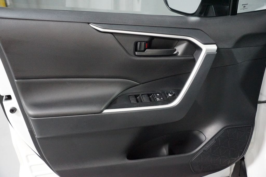 Thumbnail: 2024 Toyota RAV4 - 28