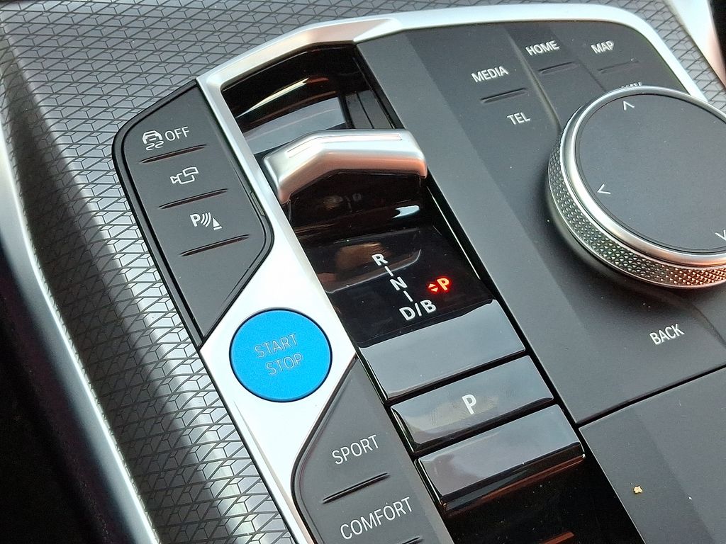 Thumbnail: 2025 BMW i4 - 7