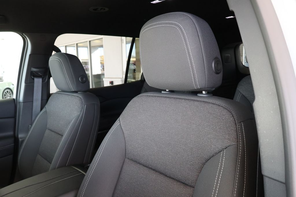 Thumbnail: 2026 Chevrolet Traverse - 15