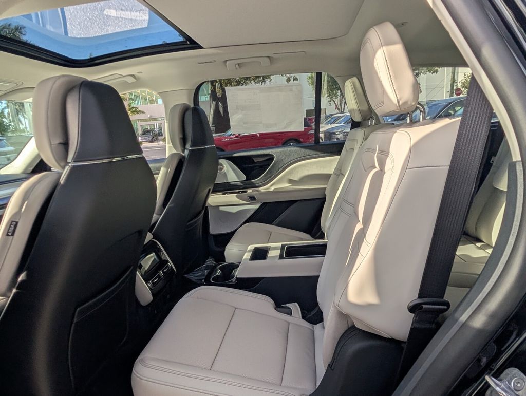 new 2026 Lincoln Aviator car, priced at $79,400