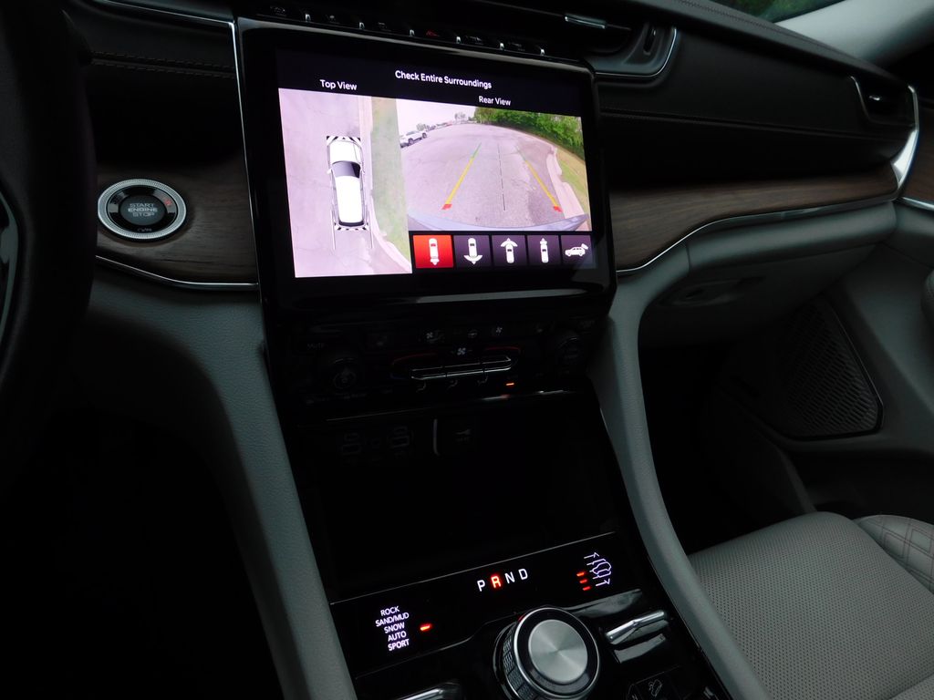 2023 Jeep Grand Cherokee Summit 11