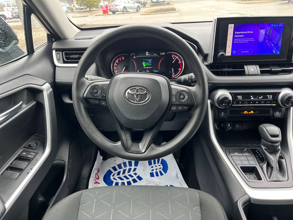 2023 Toyota RAV4 XLE photo