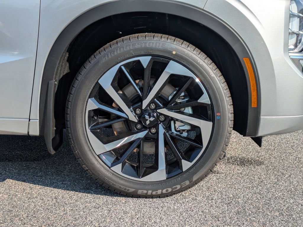 New 2025 Mitsubishi Outlander PHEV SUV