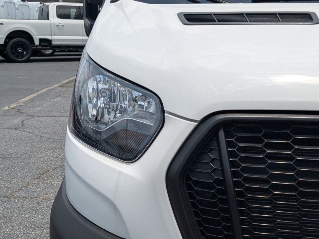 2025 Ford Transit 250