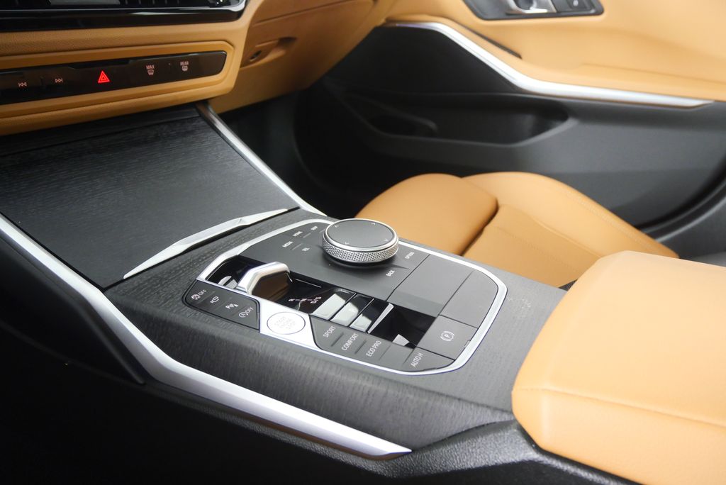 Thumbnail: 2025 BMW 3 Series - 23