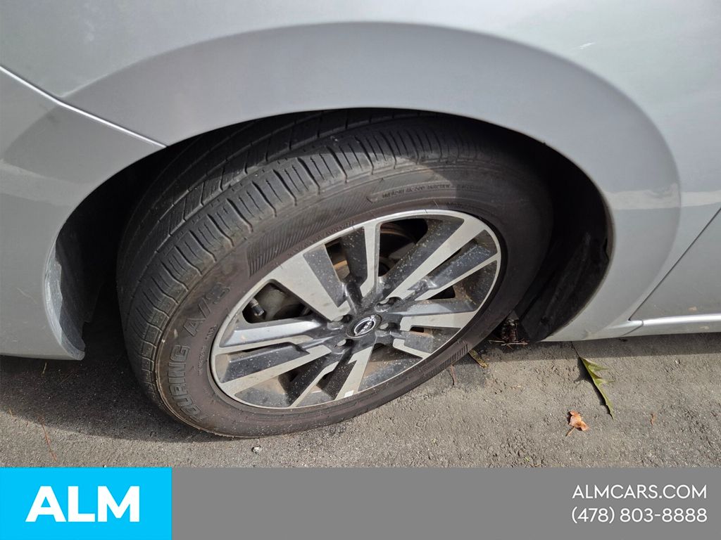 Used 2024 Silver Nissan 1.6 SV image 3