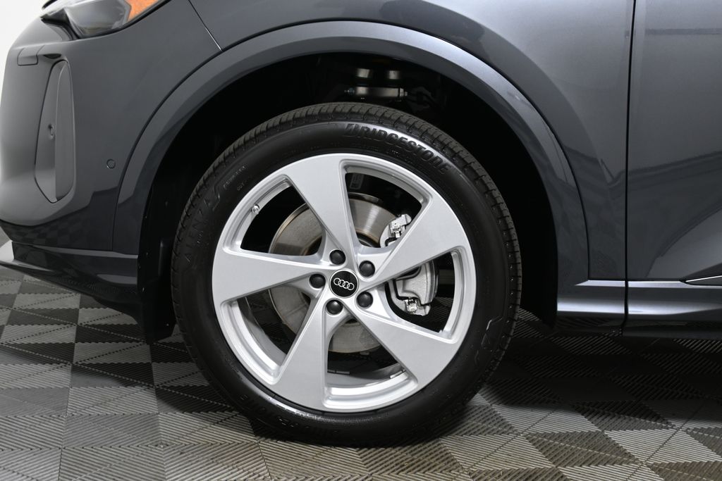 Thumbnail: 2025 Audi Q5 - 11