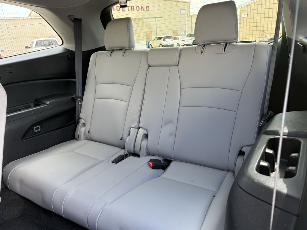 Used 2017 Lunar Silver Metallic Honda EX-L image 17