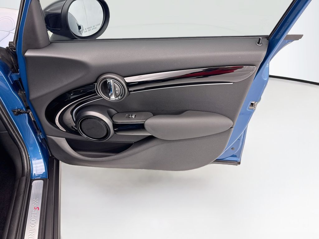 Thumbnail: 2023 MINI Cooper - 28