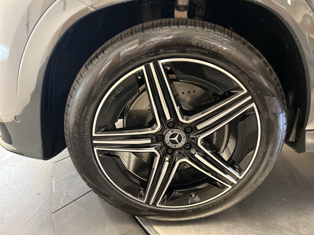 Thumbnail: 2026 Mercedes-Benz GLE - 10