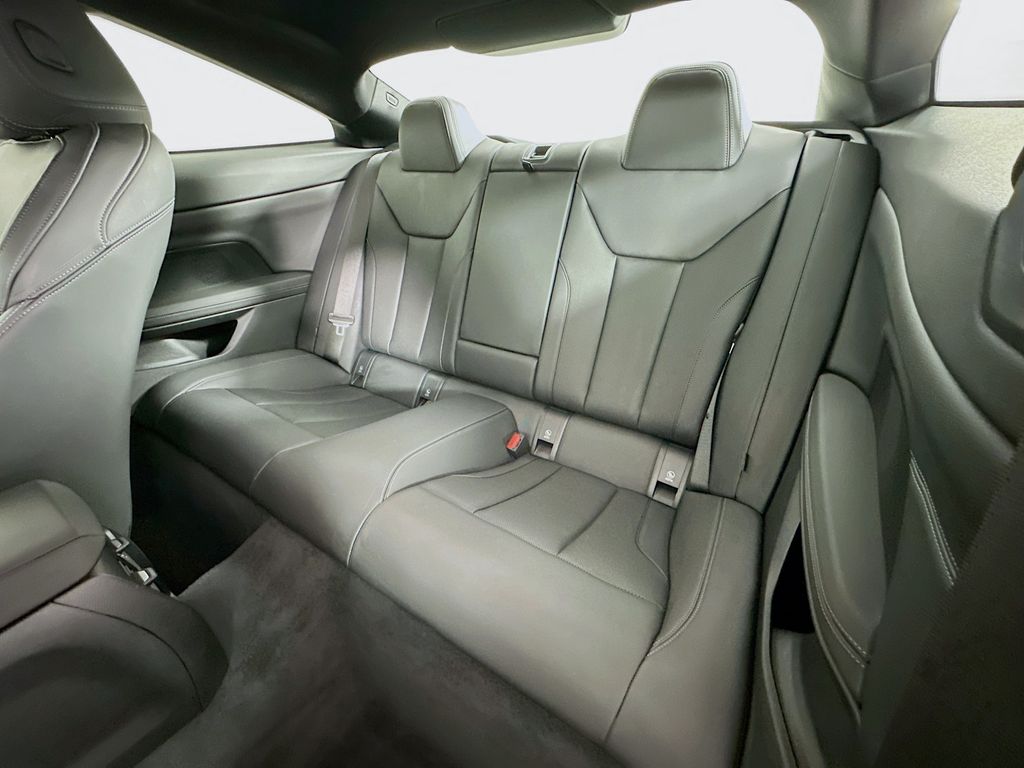 Thumbnail: 2025 BMW 4 Series - 25