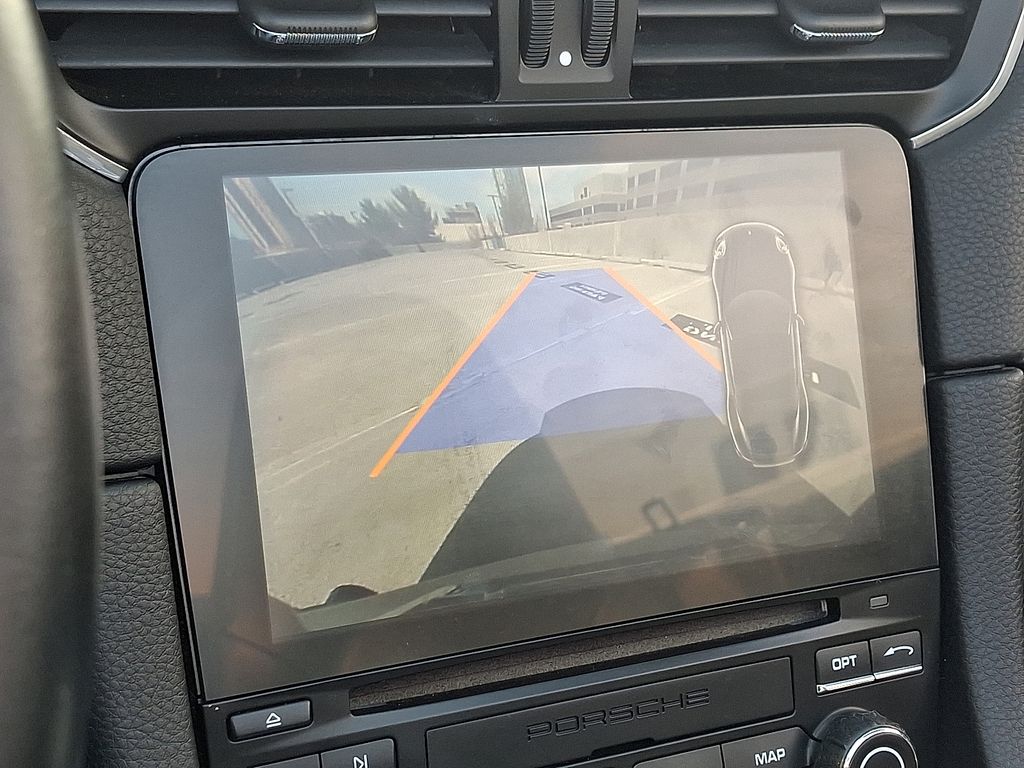 Thumbnail: 2018 Porsche 911 - 17