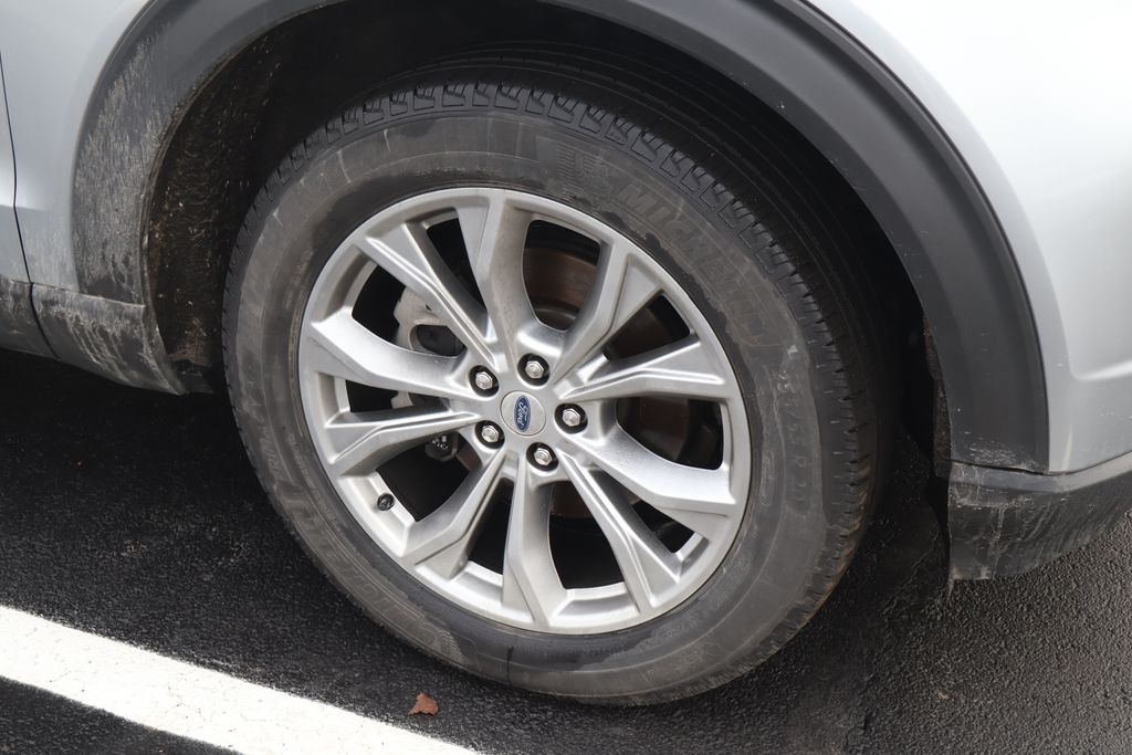 Thumbnail: 2022 Ford Explorer - 5