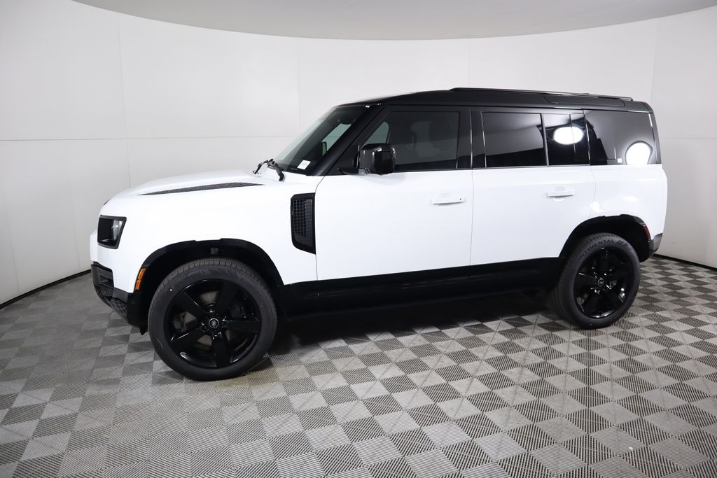 2025 Land Rover Defender 110 8