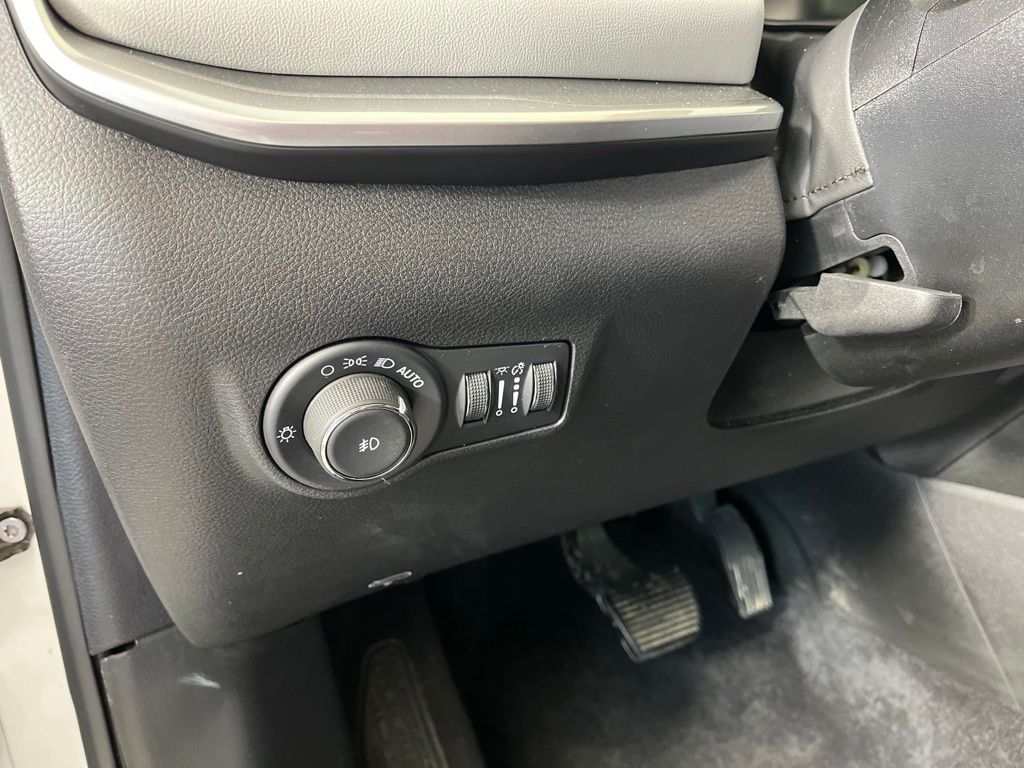 Thumbnail: 2025 Jeep Compass - 32