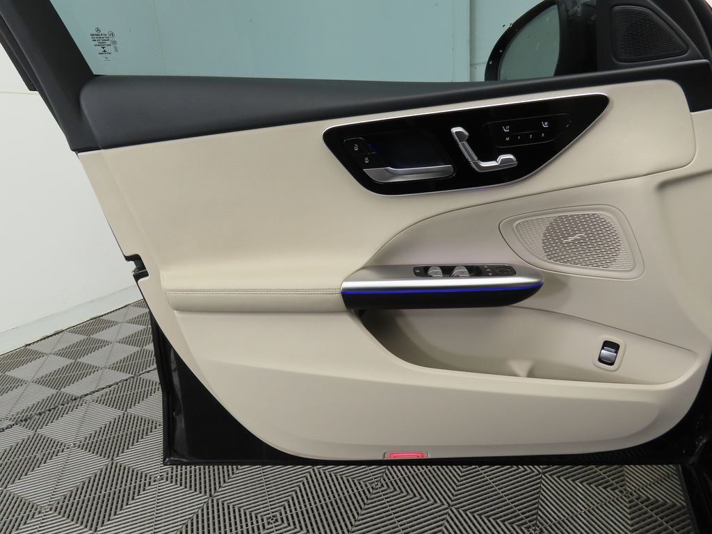 Thumbnail: 2022 Mercedes-Benz C-Class - 24