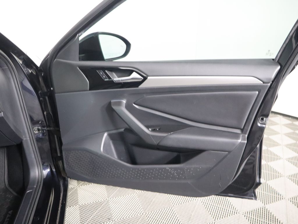 Thumbnail: 2019 Volkswagen Jetta - 25