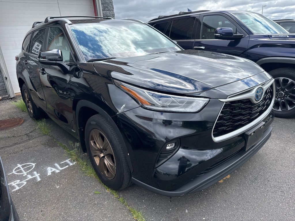 Midnight Black Metallic 2023 Toyota Highlander Hybrid Bronze Edition AWD SUV / Crossover All-Wheel Drive Continuously Variable Transmission