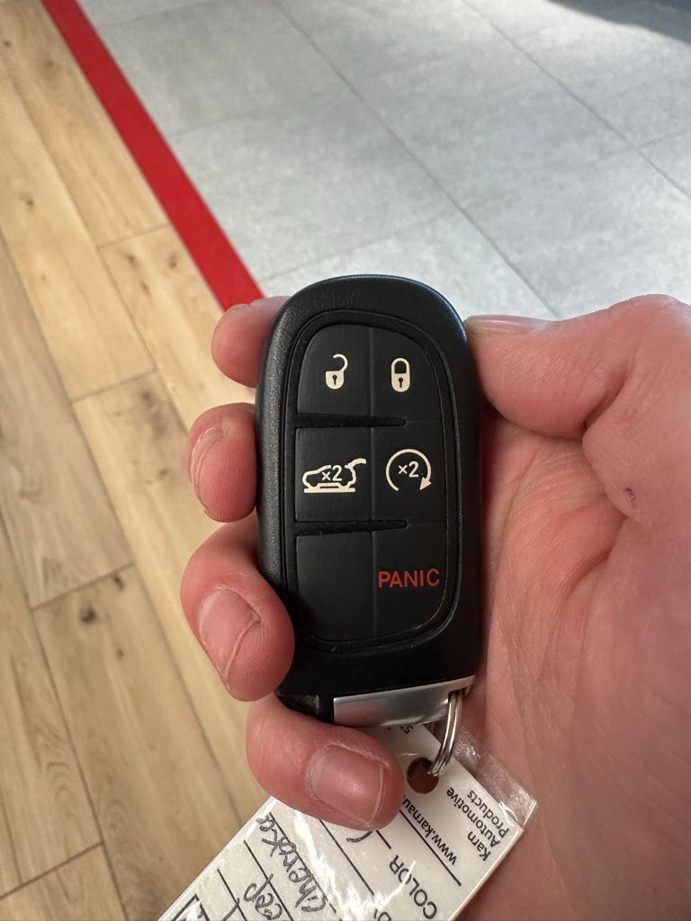 Used 2021 Gray Jeep Latitude Lux image 45