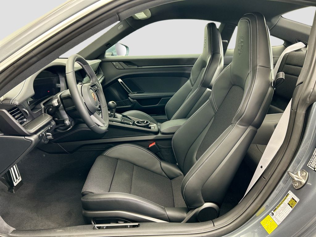 Thumbnail: 2026 Porsche 911 - 5