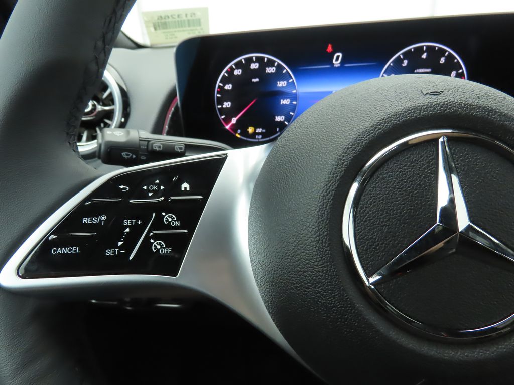 Thumbnail: 2025 Mercedes-Benz GLB - 11