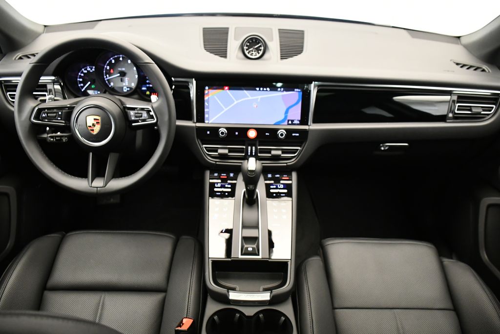 Thumbnail: 2026 Porsche Macan - 23