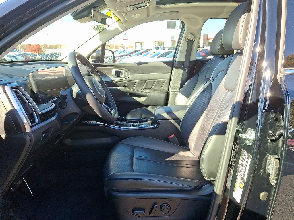Thumbnail: 2024 Kia Sorento - 17