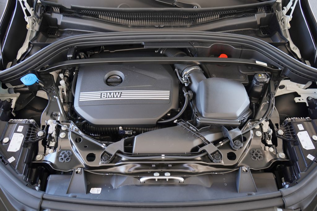 2025 BMW X1 xDrive28i 21