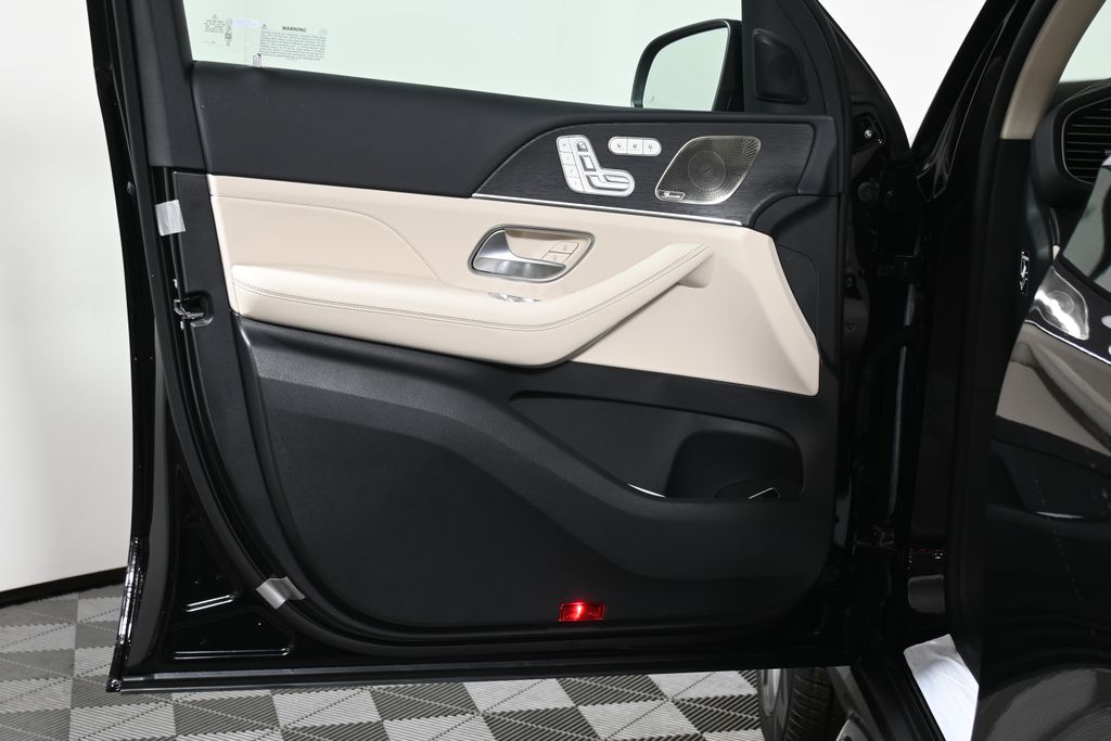 Thumbnail: 2026 Mercedes-Benz GLE - 24