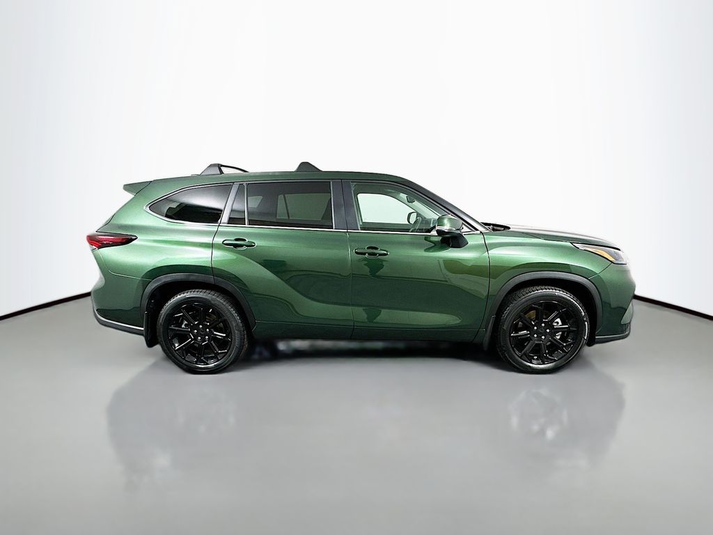 2024 Toyota Highlander LE 4