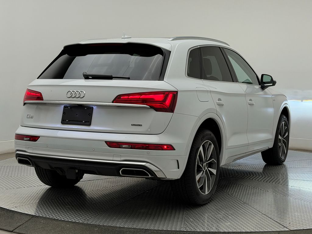 Thumbnail: 2024 Audi Q5 - 10