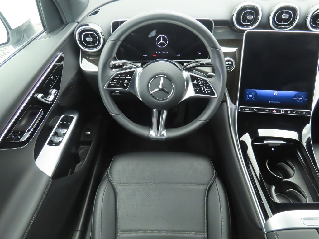 Thumbnail: 2025 Mercedes-Benz GLC - 10