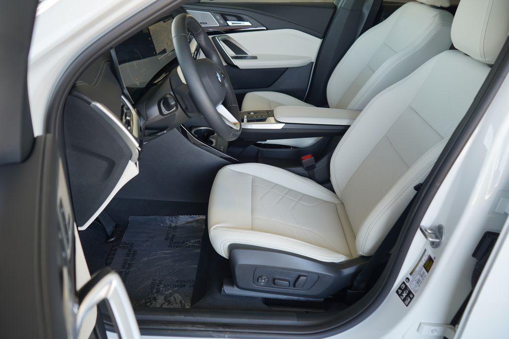 Thumbnail: 2026 BMW X2 - 10