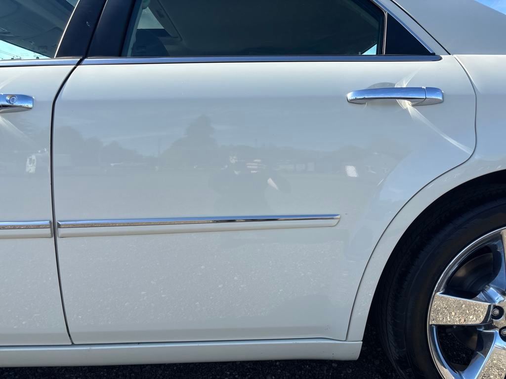 2008 Cool Vanilla Clearcoat Chrysler 300 Dub Edition RWD Sedan
