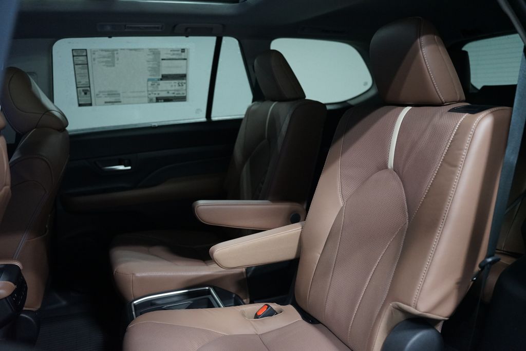 Thumbnail: 2026 Toyota Grand Highlander - 13