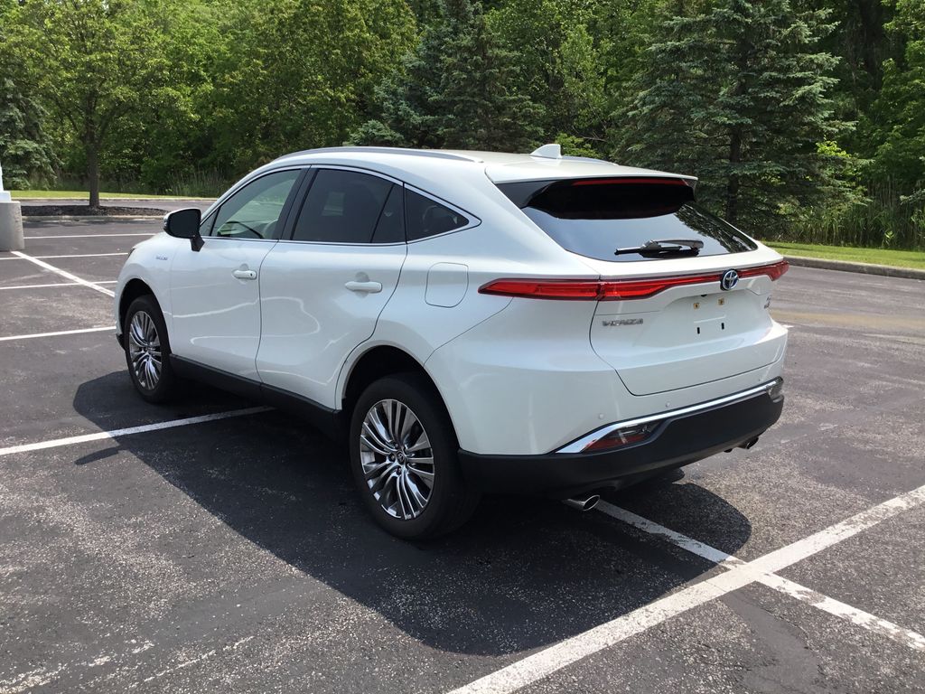 2021 Toyota Venza LE 3