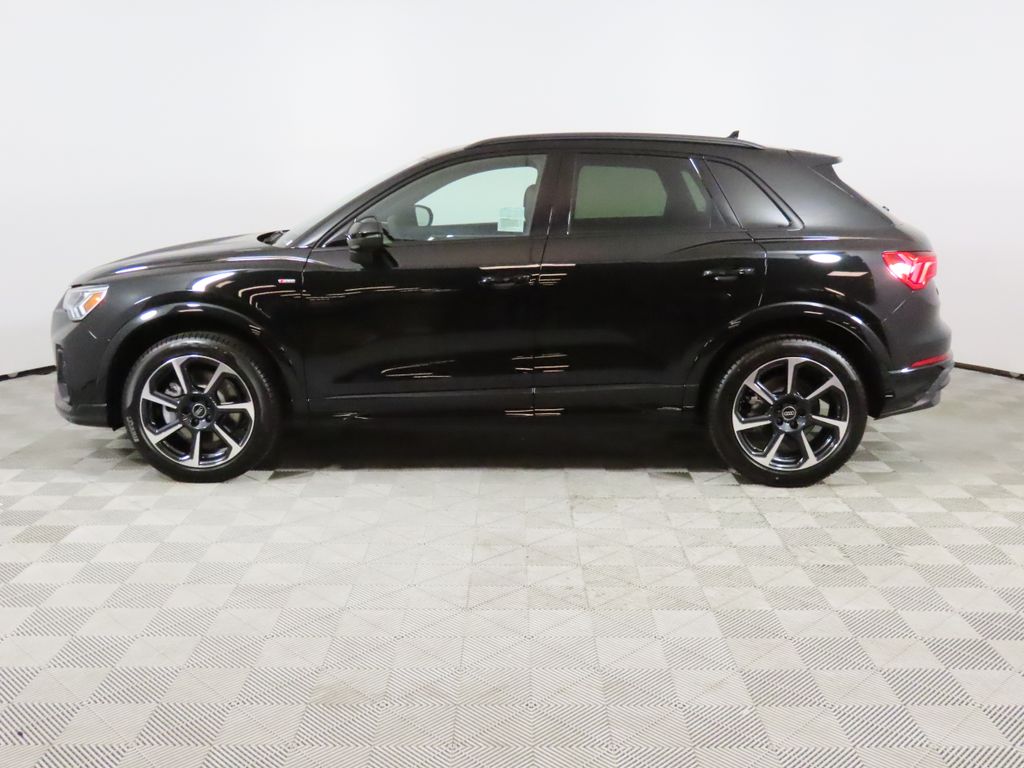 Thumbnail: 2025 Audi Q3 - 2