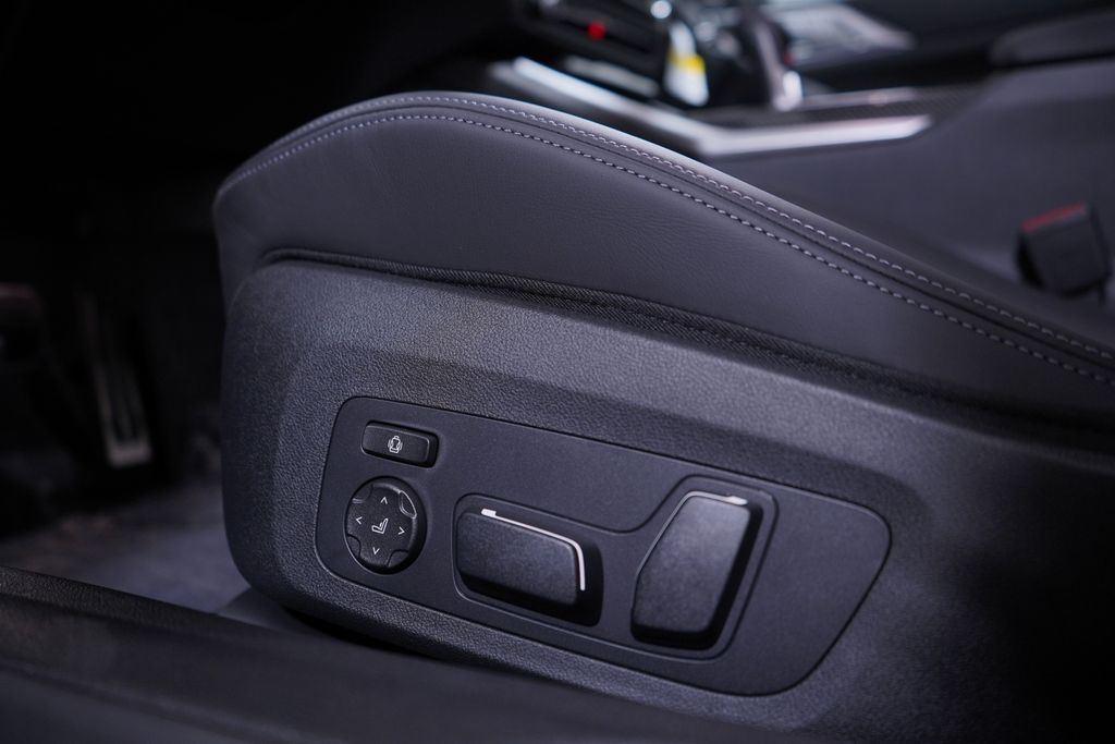 Thumbnail: 2026 BMW M4 - 16