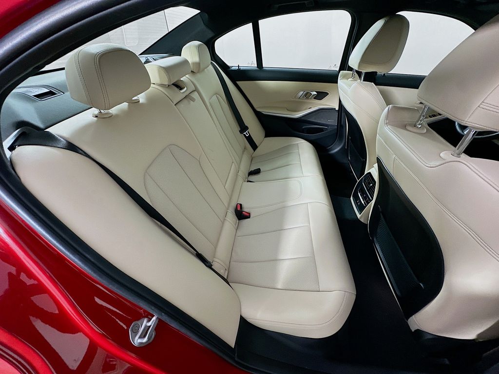 Thumbnail: 2023 BMW 3 Series - 28