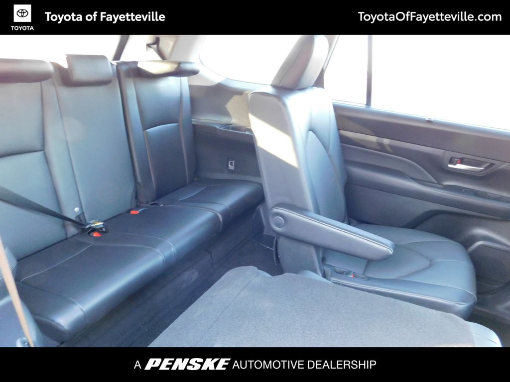 Thumbnail: 2025 Toyota Grand Highlander - 4