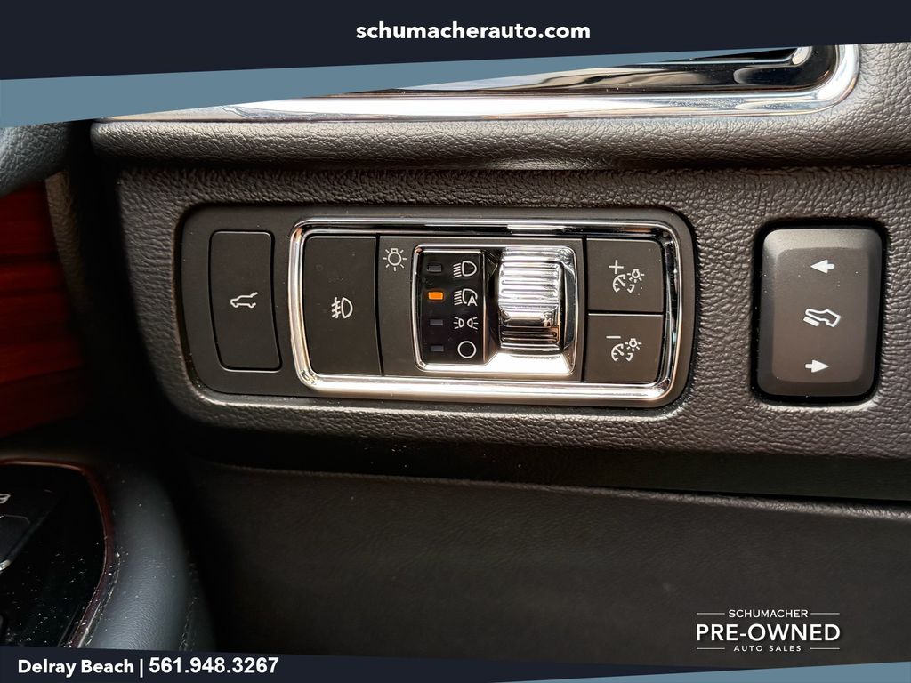 used 2022 Lincoln Navigator car, priced at $51,167
