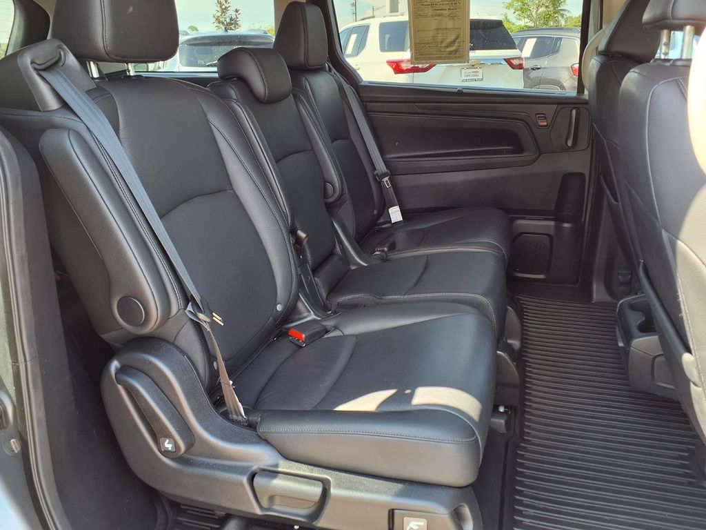 Used 2025 Honda Odyssey Van