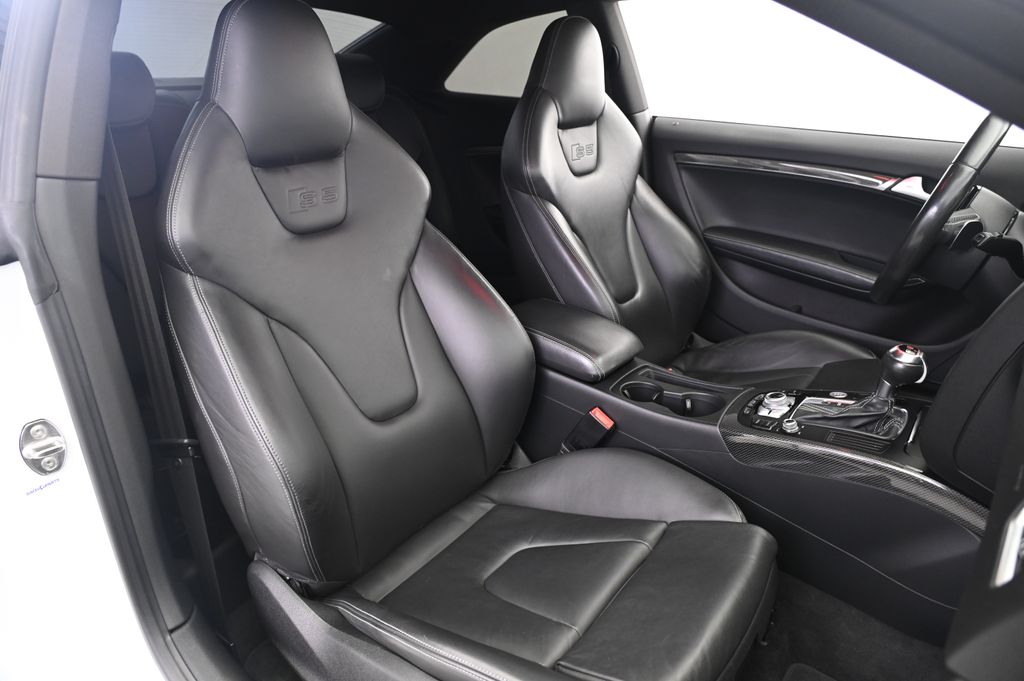 Thumbnail: 2013 Audi S5 - 21