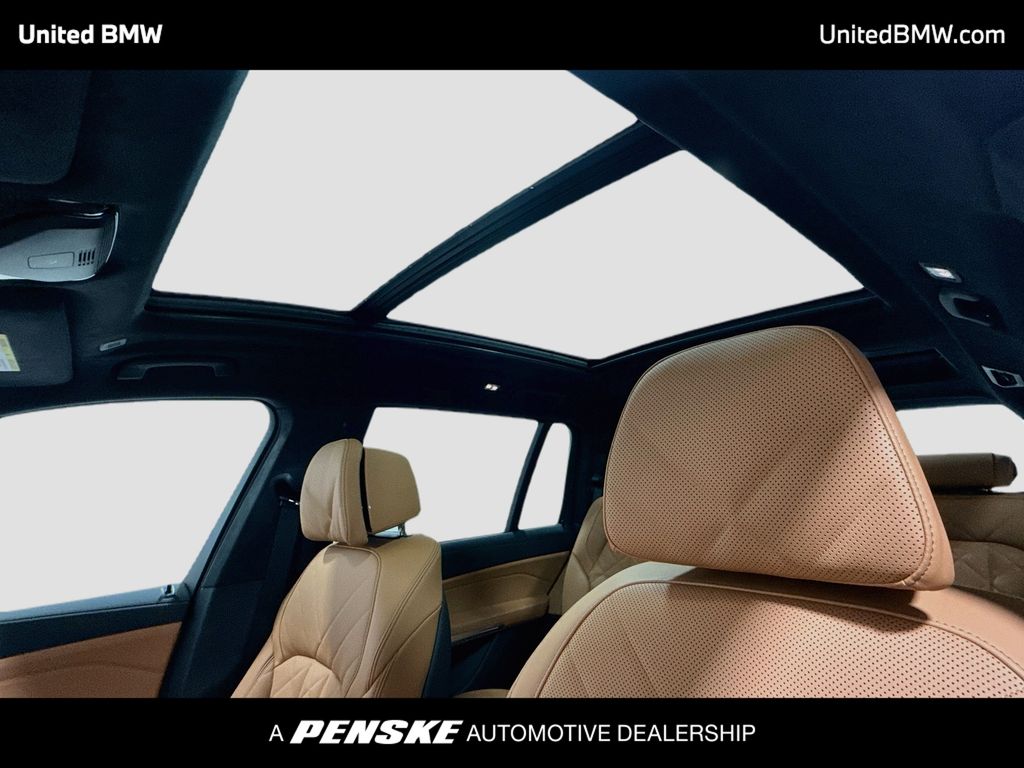 Thumbnail: 2027 BMW X7 - 12