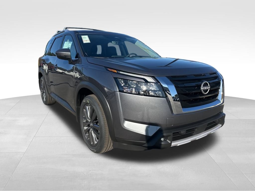 2025 Nissan Pathfinder SL 2