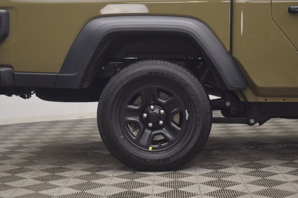 new 2026 Jeep Gladiator car, priced at $41,746